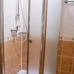Hotell Erney Laz Sjaian