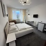 Hotell Erney Laz Sjaian