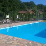 Erney Laz Hotell *