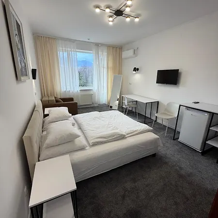 Hotel Erney Laz Shayan