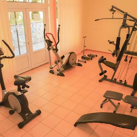 Erney Laz Hotel
