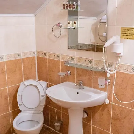 Hotel Erney Laz Saján