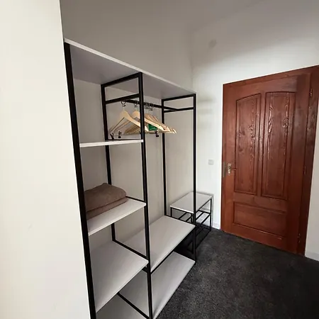Erney Laz Hotel *
