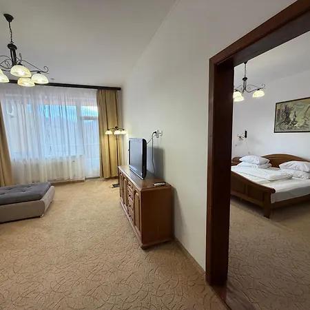 Erney Laz Hotel *